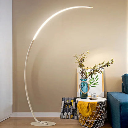 Lampadaire nordique led modulable posé au salon